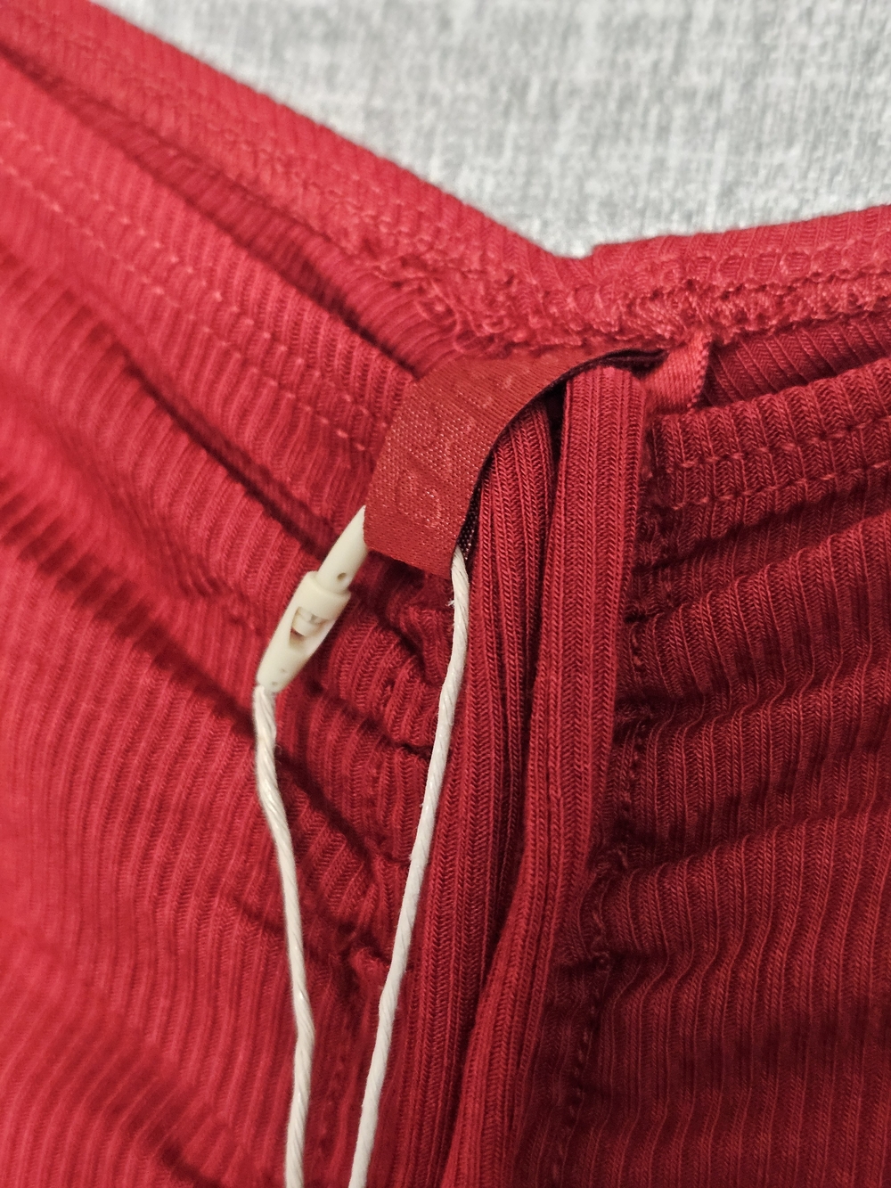Skims Red Ribbed Flare Kids Pants - Picture 3 of 4